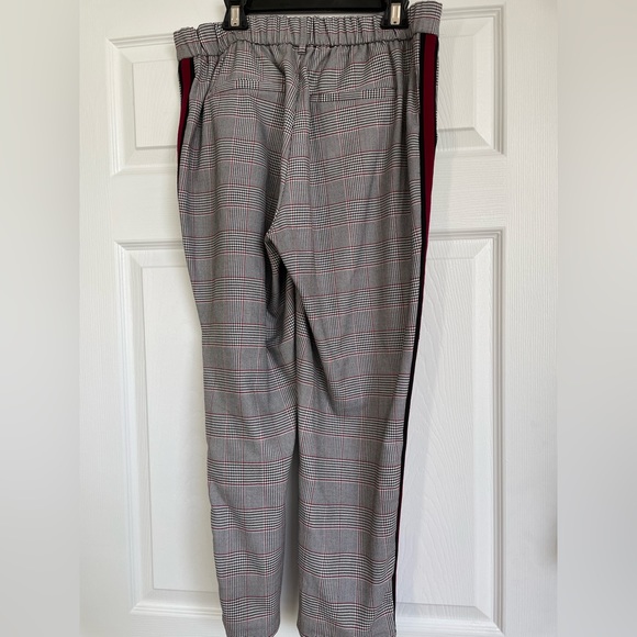 Zara Size medium cropped pant. Black, white and merlot colour check - Picture 3 of 5